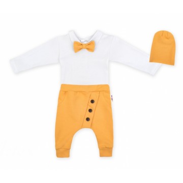Baby Nellys 3-dielna sada Hubert, body s motýlikom, tepláčiky a čiapočka - hořčica, veľ.86